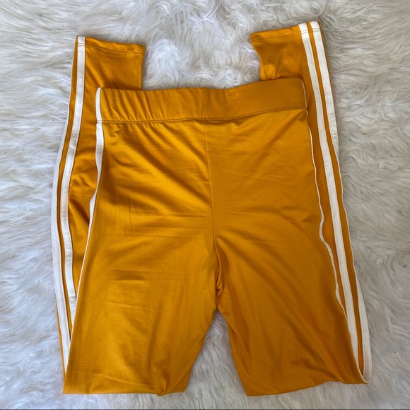 🔥SOLD🔥 Marci Varsity Stripe Leggings Golden Yellow XS - Picture 7 of 14